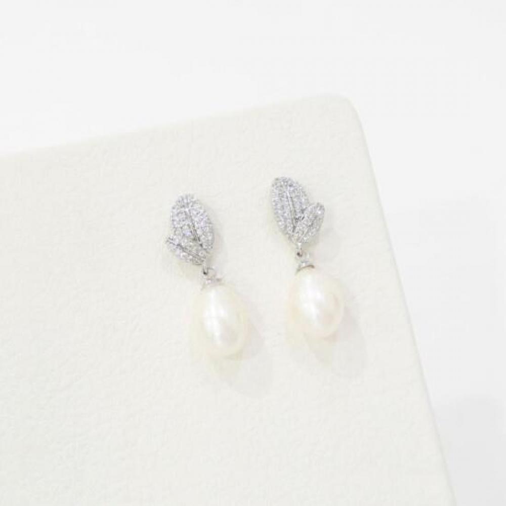 New Arrivals Open Run Raindrop Oval Silver Earrings Pearl Cubic