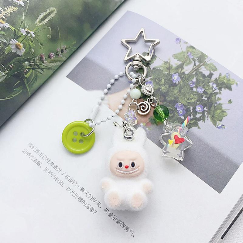 

Мультяшный флокированный брелок-подвеска Лабубу, цепочка для телефона, милое кольцо для ключей от машины, изысканные аксессуары для украшения рюкзака, подарки на день рождения белый