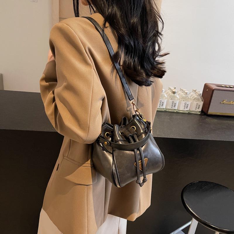 

Ретро контрастного цвета женская сумка-ведро дизайн сумки-ведра высокого класса сумка-мессенджер через плечо сумка чёрный