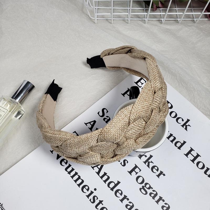 

Корейская и японская плетеная шпилька для волос: Шикарный повседневный стиль для прогулок хаки