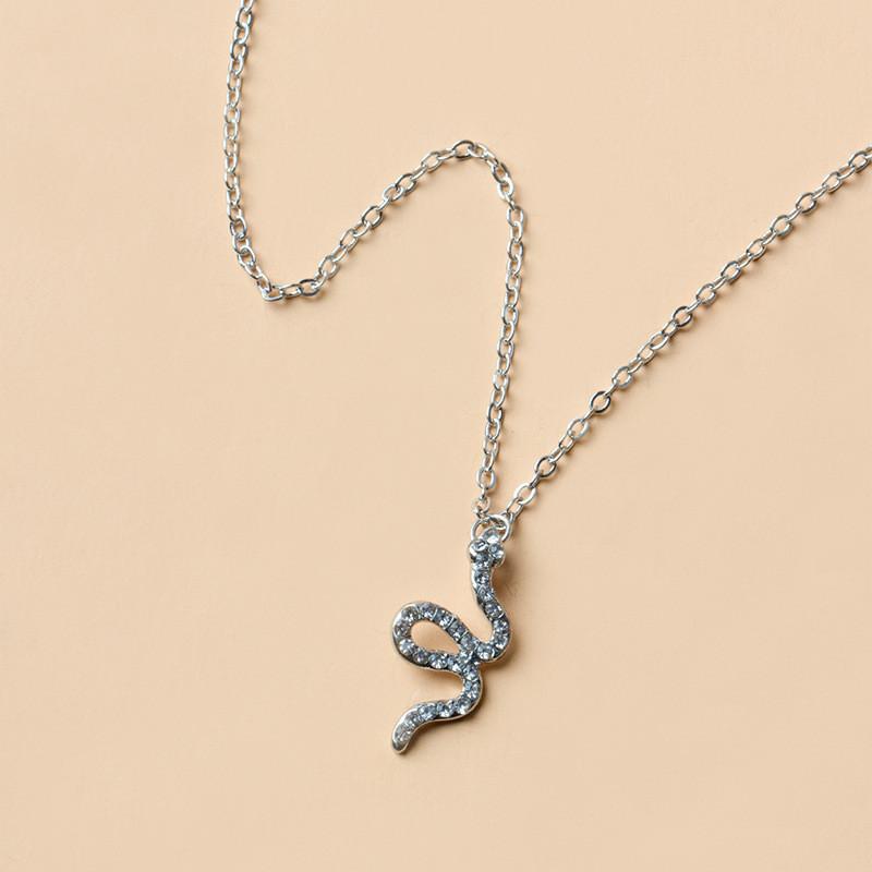Snake Pendant Necklace For Women With Zinc Alloy Animal Design Summer Fashion Accessory