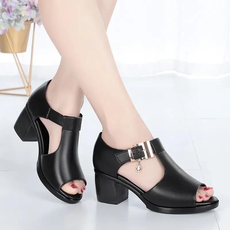 Sommer Neue Mode Frauen Fisch Mund Schuhe für Frauen Blockabsatz Metall Dekorative Schnalle Casual Sandalen Weiblich