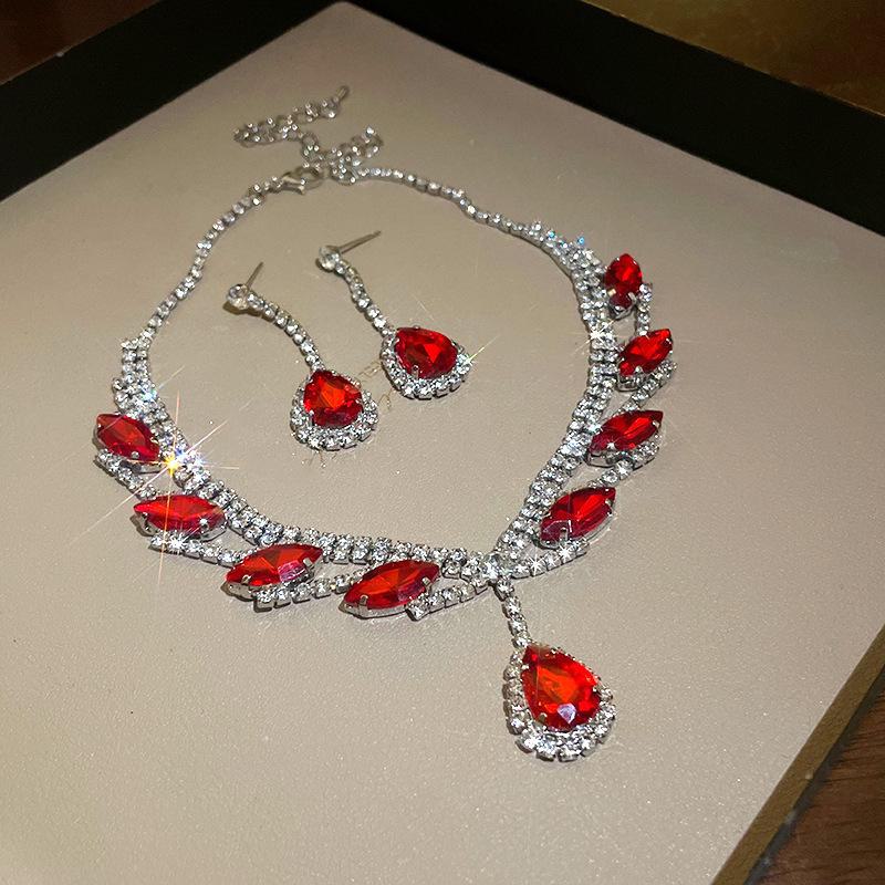 "High-End Luxury Drop Necklace and Earrings Set - European and American Niche Versatile Jewelry"