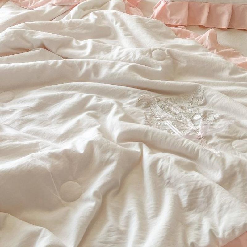 High-End Embroidered Summer Cooling Air-Condition Quilt Princess Single/Double Lace Comforter Machine Washable