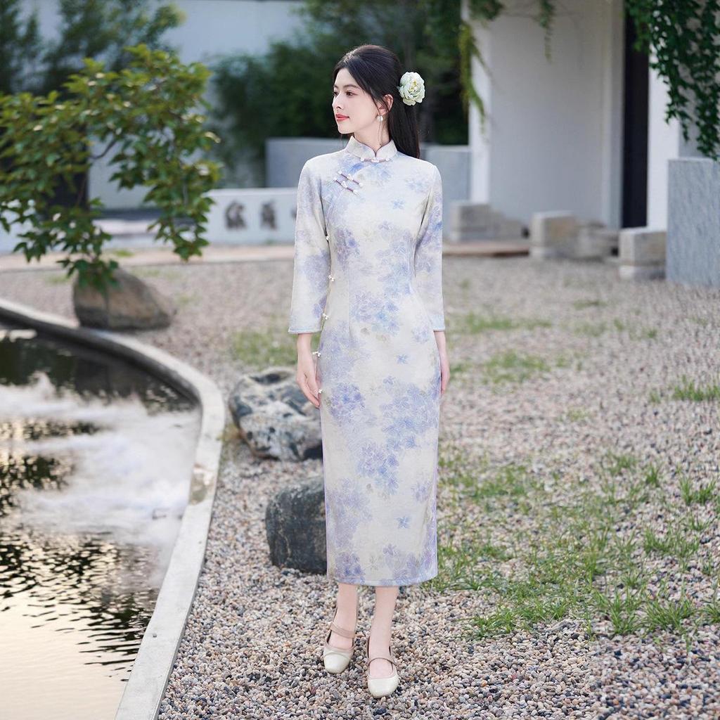Winter 2025 Mid-Length Cheongsam with Single Layer and Seven-Sleeve Design