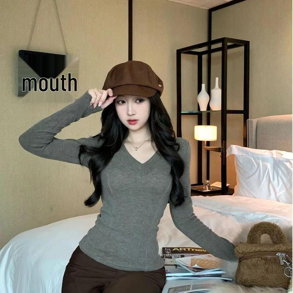 2025 Spring/Summer Women's Solid V-Neck Slimming Top - Fashionable & Versatile