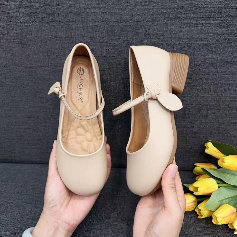 Leather soft-soled single shoes 2025 spring and summer new French mother comfortable precious shoes shallow mouth Mary women's shoes leather shoes