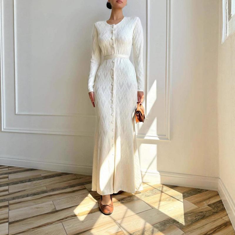 

Женская европейская и американская мода 2025: Осеннее приталенное вязаное шерстяное платье с круглым вырезом, пуговицами и завязками Small слоновая кость