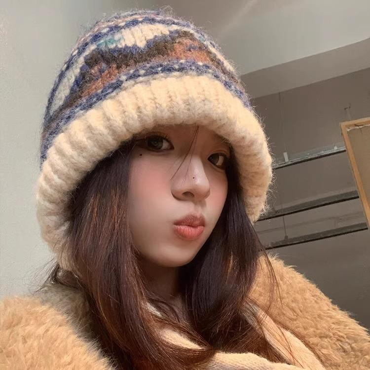 Fair Island wind wool blended knitted wool hat women's autumn winter thermal ear hat versatile hat tide