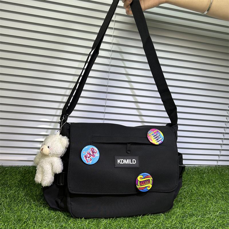 Waterproof Oxford Shoulder Bag, Flip Zipper Teen Men'S Messenger Bag, Student School Bags Badge Pendant, Versatile Crossbody Bag