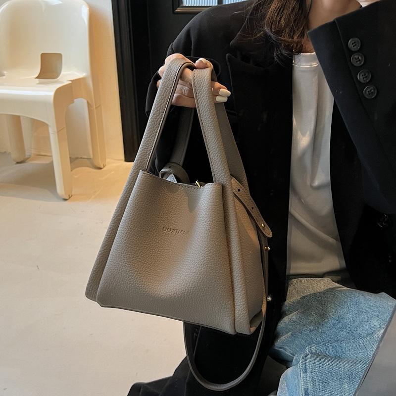 Premium Sense Portable Small Bag Female Portable Vegetable Basket Bag Versatile Messenger Bag Bucket Bag Small Bag