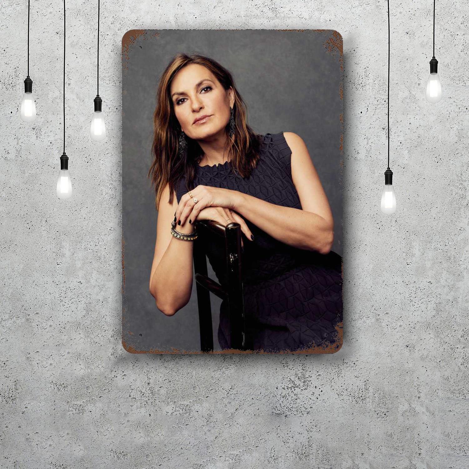 

mariska hargitay Funny Bar Metal Sign Retro Plaque Vintage Sign Alcohol Drinker Pub Club Man Cave Kitchen Wall Decoration 20x30cm（7.8x11.8inch）