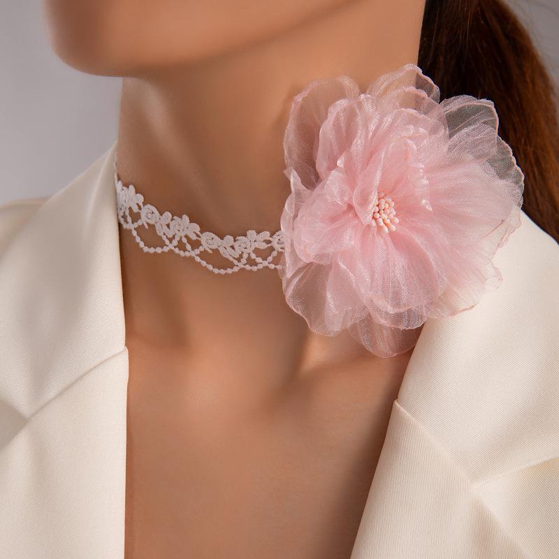 Collana di perle, collana in pizzo a farfalla bianca, catena per clavicola con fiore geometrico in tessuto