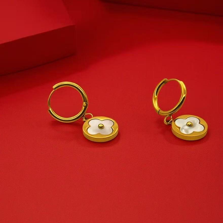 Elegant Four-Leaf Clover Earrings - Korean Celebrity-Inspired, High-Class Design, 2025 Trendsetter