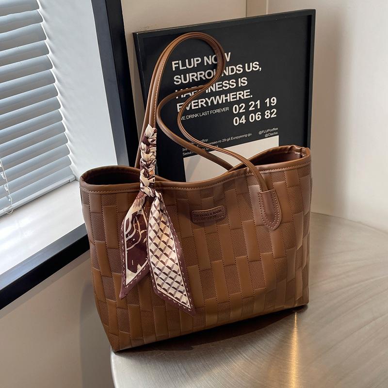 

Tote Bag Leather Women S Bag Soft Surface Simple Shoulder Bag Large Capacity Commuter Bag Luggage темно-коричневого кольору