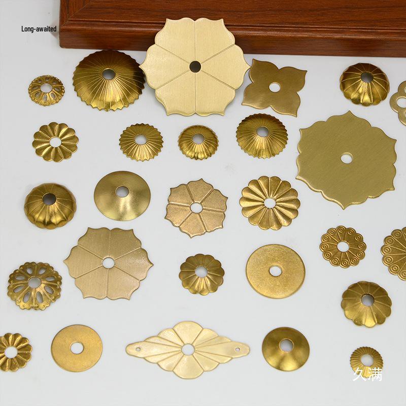 Vintage Brass Furniture Fittings: Antique Gasket, Flat Washer, Irregular Handle, and Base Plate Collection.