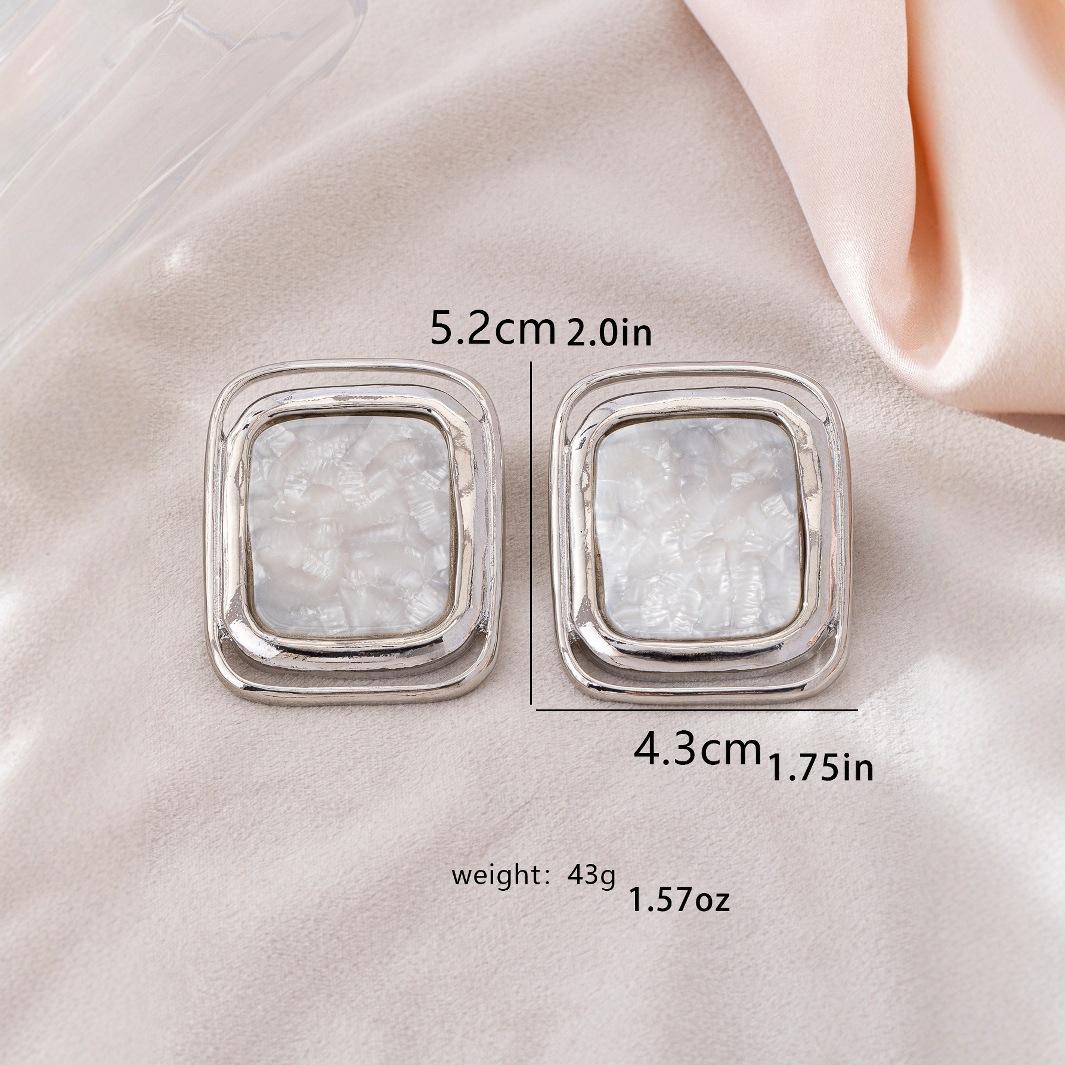 

Простые большие квадратные серьги серебряный