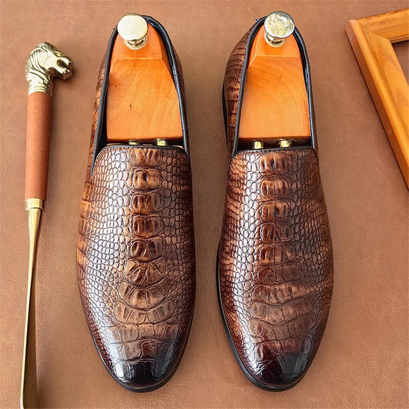 New Men's Charm Pointed Blue Black Alligator Pattern Patent Leather Shoes Male Dress Wedding Prom Homecoming Loafers Footwear