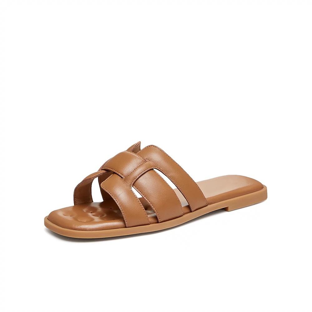 2025 new soft leather soft-soled summer flat-bottomed slippers women's summer fashion outer wear summer one-word drag hot wind women's shoes