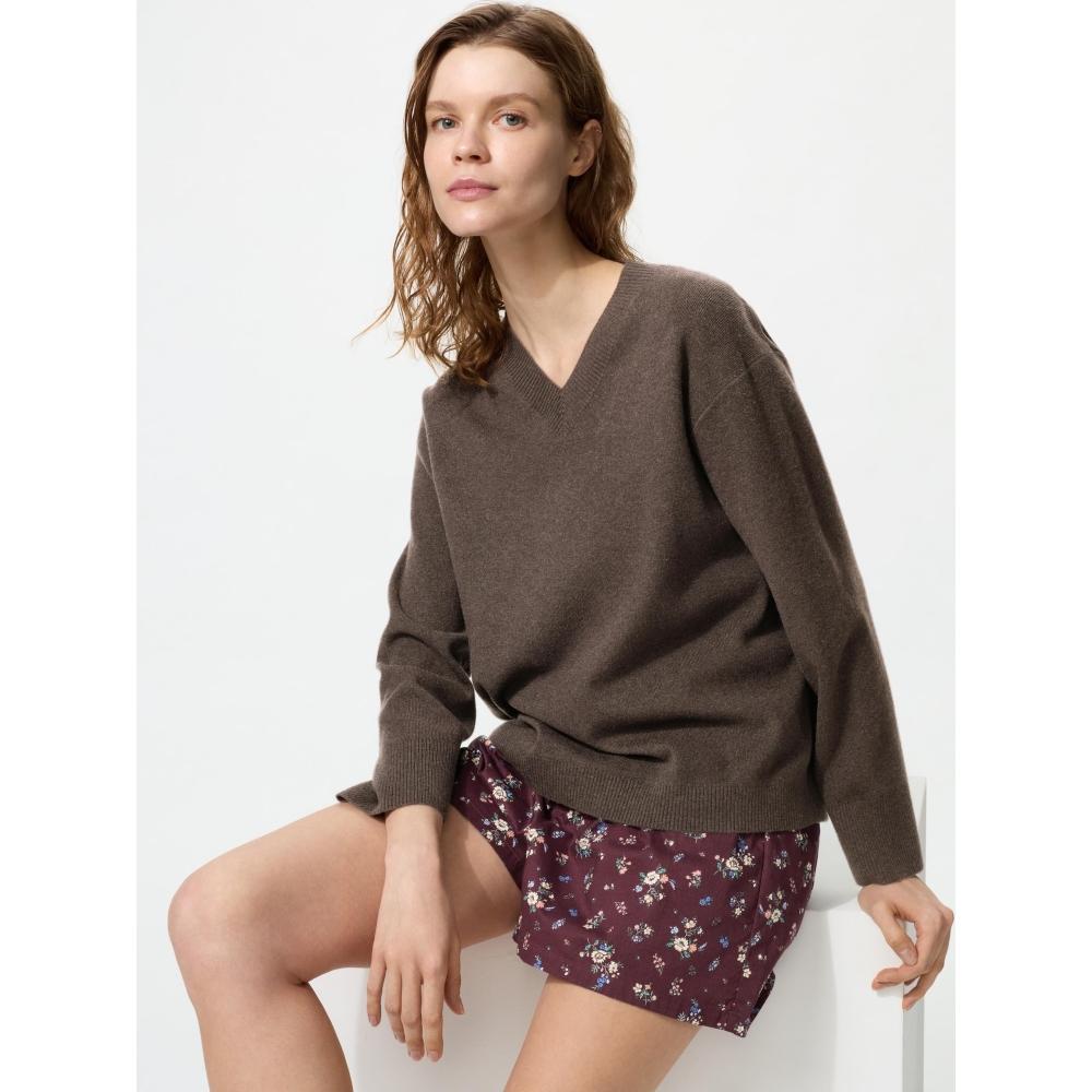 Uniqlo Washable Knit V Neck Sweater  Smooth 