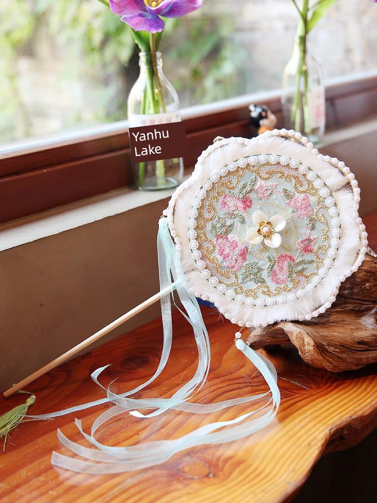 Double Petal Machine Embroidery Circular Fan Handicraft Photography Dance Court Retro Style Long Handle Bamboo Fan