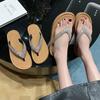 Fashion Hot Selling 2025 Summer Flip Flops New Rhinestone Herringbone Slipper Flat Toe Clip Sandals Sandals Women Beach Slides Indoor