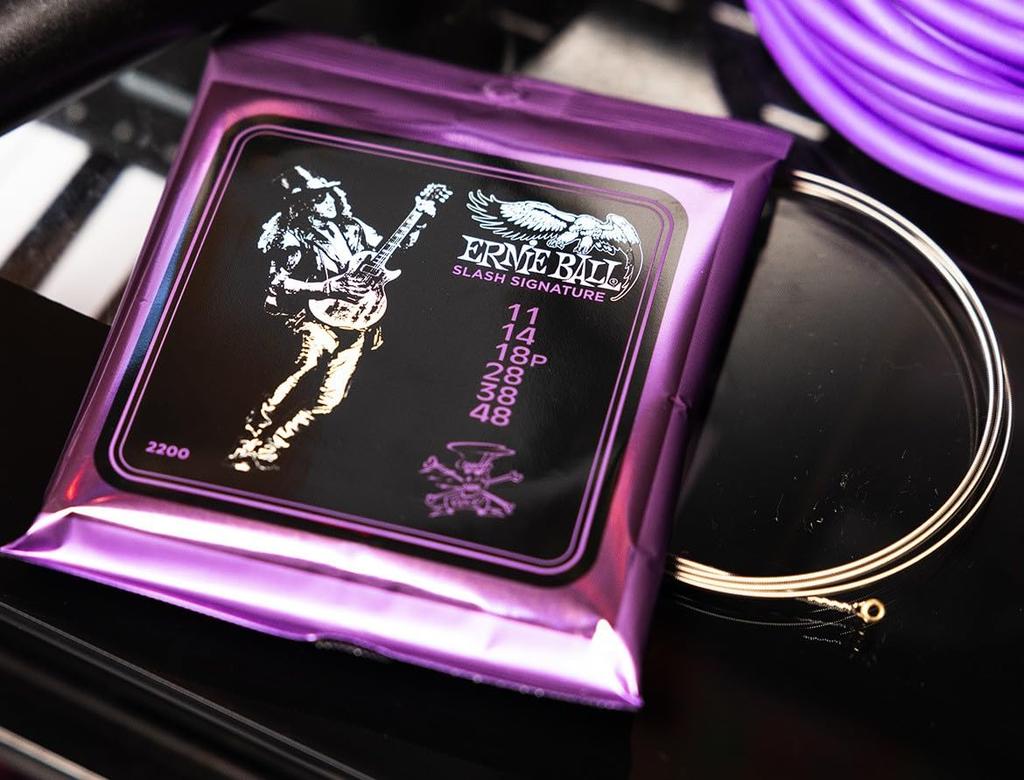 ERNIE BALL 2200 Electric Guitar Strings Slash Signature Electric Guitar Strings (11-48)