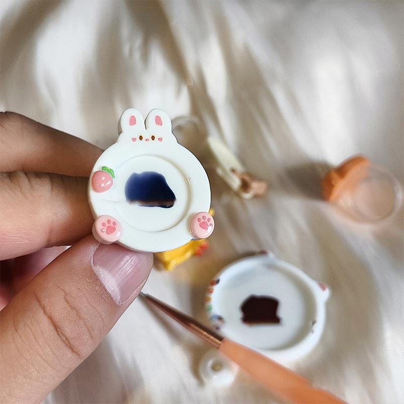 1Pcs New Design Cute Resin Ring Paint Palette Mini Portable Ins Wind Cute Finger Palette Tone Nail Tools Art Supplies