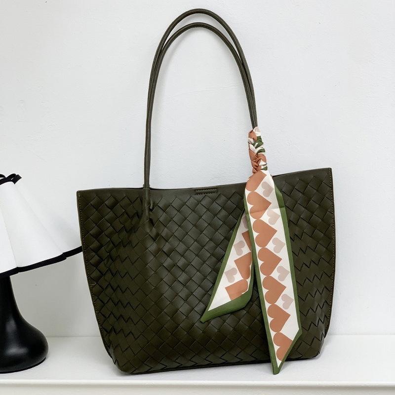 2026 New Leather Women's Bag Woven Tote Bucket Bag Shopping Bag Large Capacity Shoulder Lower Bag