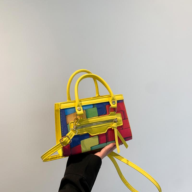 2025 Spring and Summer New Internet Celebrity Personality Fashion Contrasting Handbag Foreign Style Versatile Ins Shoulder Messenger Small Square Bag