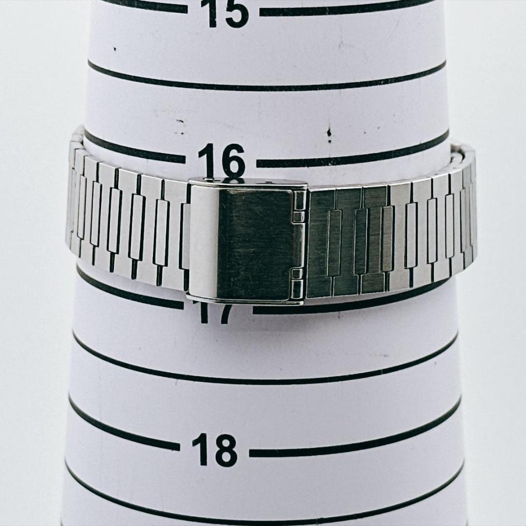 Used vintage SEIKO 80s men's watch silver dress watch slim