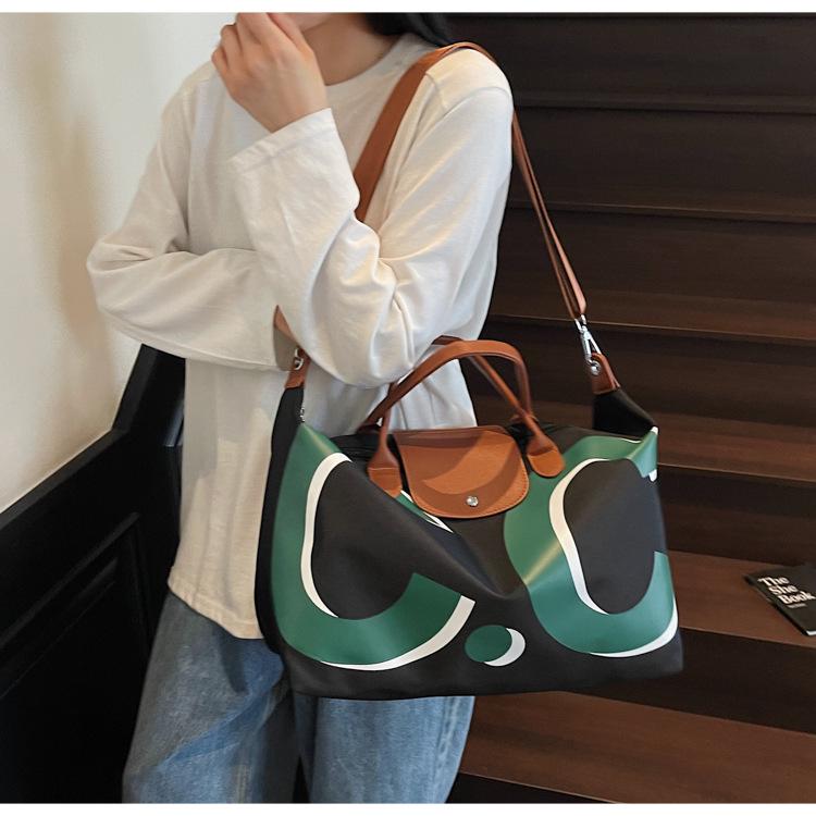 Large Capacity Women's Lightweight Waterproof Travel Duffle Bag for Business and Short Trips