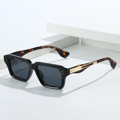 Retro Luxury Metal Square Frame Sunglasses for Men Fashion Popular Outdoor Sports Cycling Driving UV400 Sunglasses Goggles