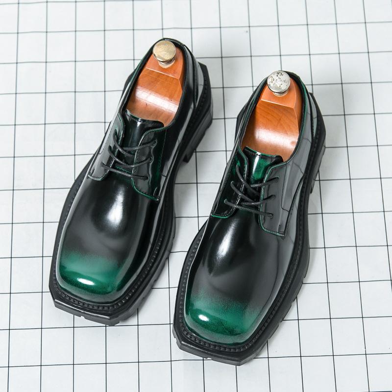 Scarpe di lusso in pelle di alta gamma, senso di alta gamma nel Regno Unito, casual rialzate con suola spessa lucida