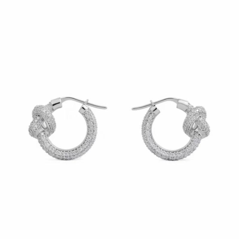 Stylish Knotted Zirconia Ear Cuff: European-American White Gold Plated, Ideal for Fashionable Daily Wear