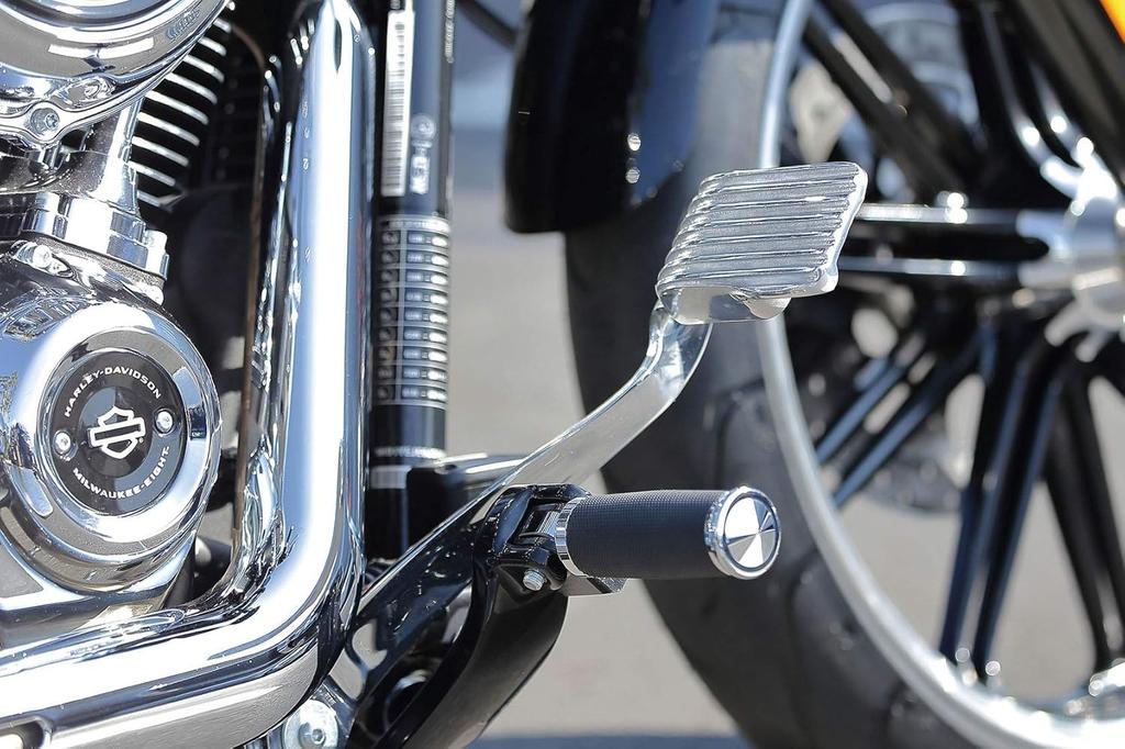 Kijima Motorcycle Parts Brake Pedal Cover for Softail (Polished) 2000-FX / 2006-Dyna (HD-05238)