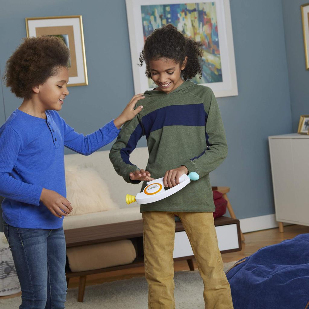 Hasbro Gaming Bop It! Electronic Game for Children Ages 8 and Up.