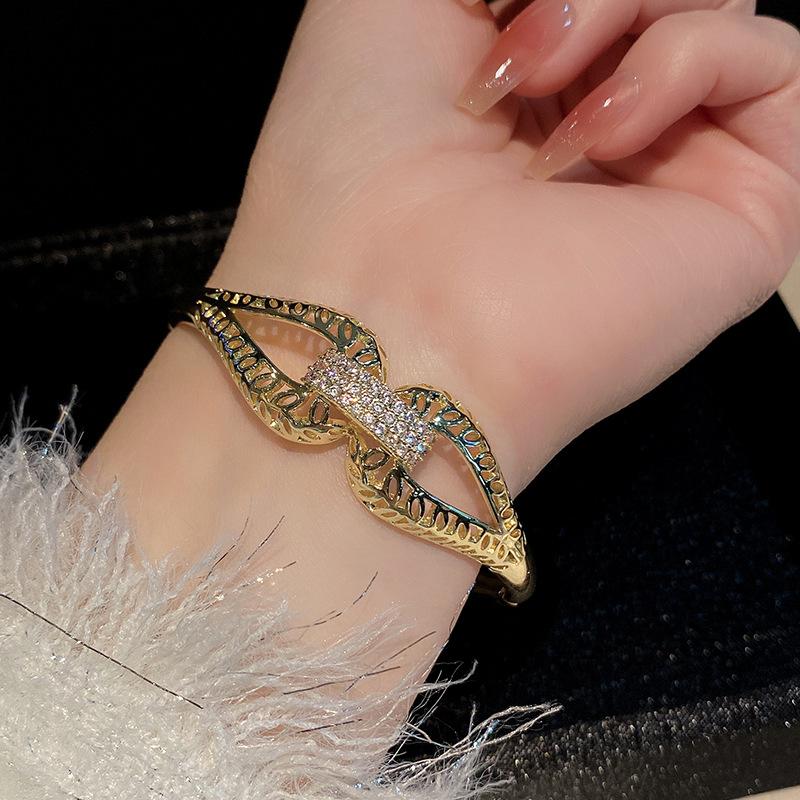 Fashionable Trendy High-end Bracelet for Women, New Super Fairy Micro Inlaid Zircon Bracelet