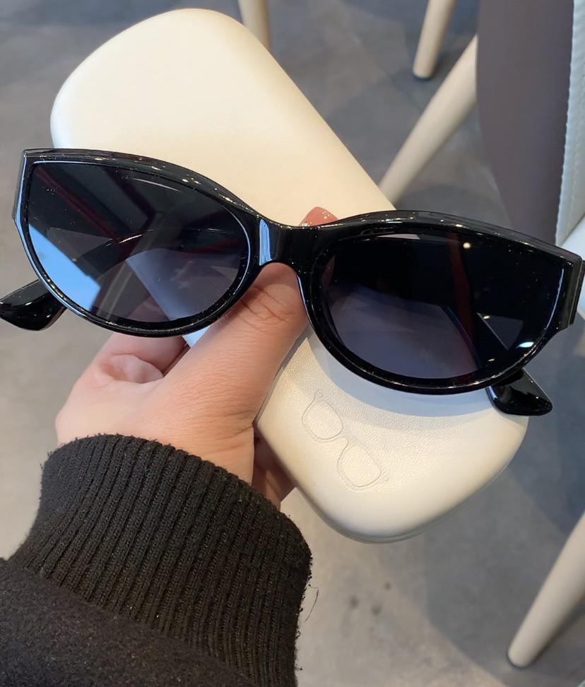 High-End Retro Cat Eye Sunglasses for Square & Round Faces