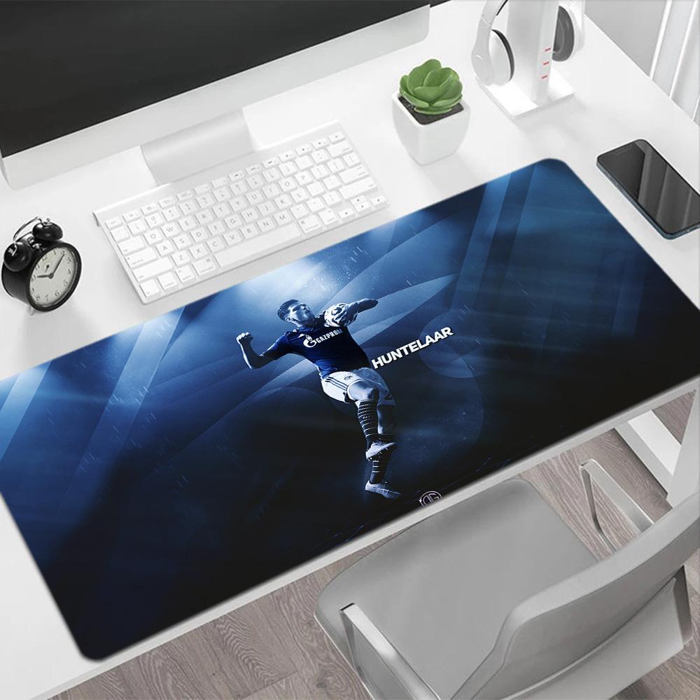 Player Celebrates Victory Moment Large Mouse Pad Keyboard Pad Desktop Mouse Pad Non-Slip Rubber Base Office Desk Accessory