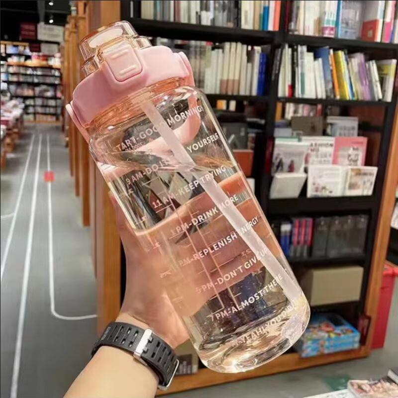 2-Liter-Wasserflasche mit Strohhalm, weiblicher Krug, tragbare Reiseflaschen für Mädchen, Fitness-Fahrradbecher, Sommer-Kaltwasserkrug mit Zeitmarkierung