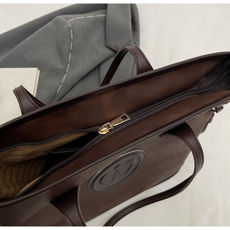 Модная большая вместительная ручная сумка — фото 7