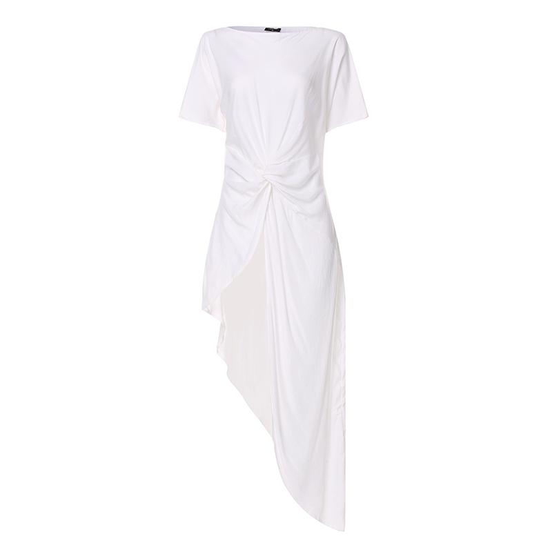 QICED Jednobarevné šaty s kulatým výstřihem a krátkým rukávem s volným asymetrickým lemem