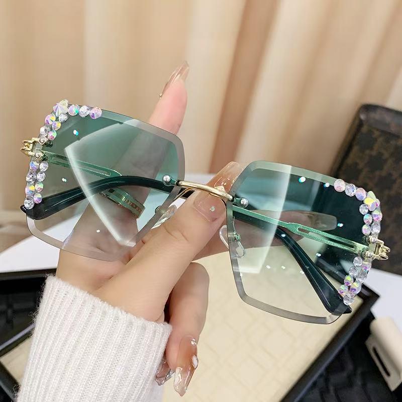 2025 Large Cut-Edge Square Sunglasses with Glittering Starry Rhinestones - Women's UV Protection