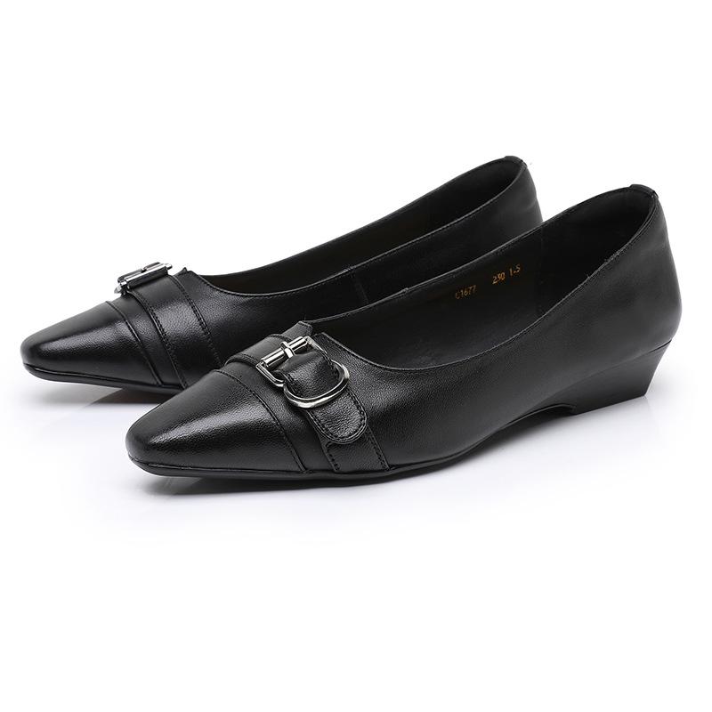 

Модные женские туфли GKTINOO Осень Весна из натуральной кожи, с острым носком и низким каблуком, женская обувь с мягкой пряжкой 250