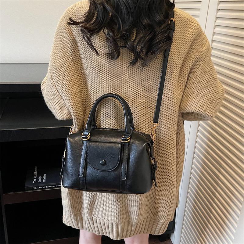 Fashionable Ladies Handbag Small Boston Bag Premium Retro Simple Shoulder Bag PU Material Crossbody Bag Suitable for Daily Commuting Shopping Travel