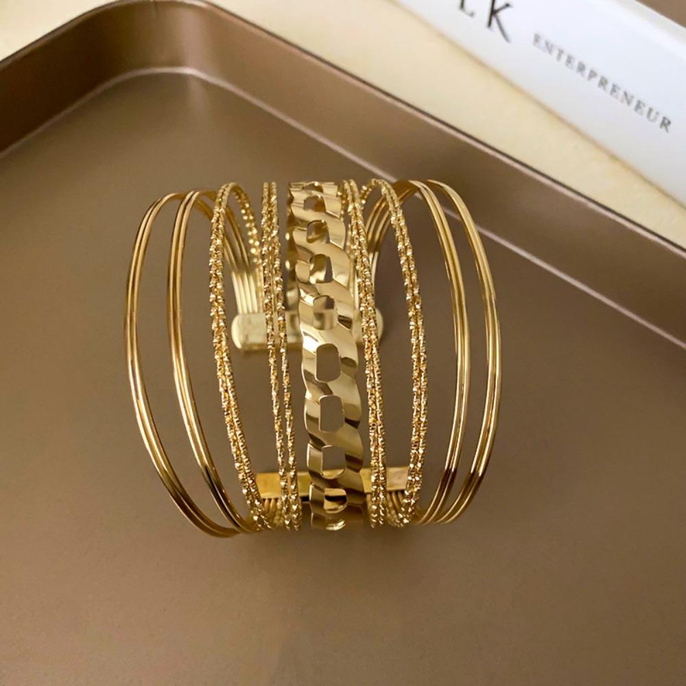 European and American Simple Bracelets, Arm Rings, Niche Cold Wind Temperament Bracelets, High-end Sense and Versatile Jewelry.