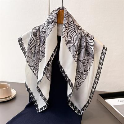 Accessoires – Schals & Tücher