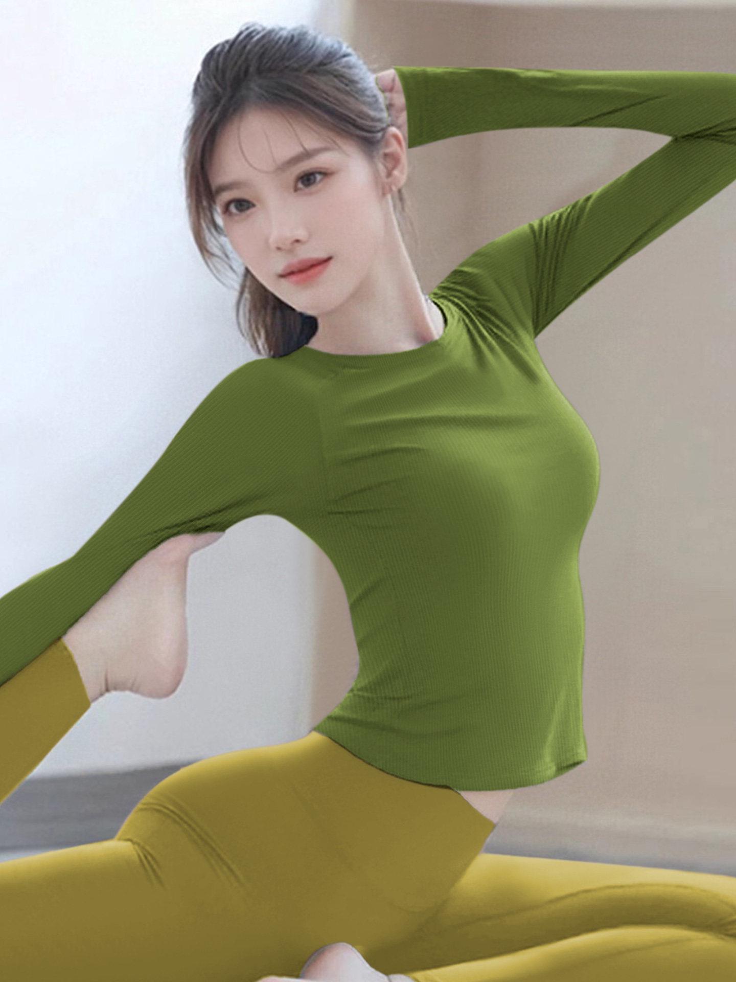 

2025 Women s Stunning Long-Sleeve Yoga & Pilates Fitness Set S (80-100 cm)