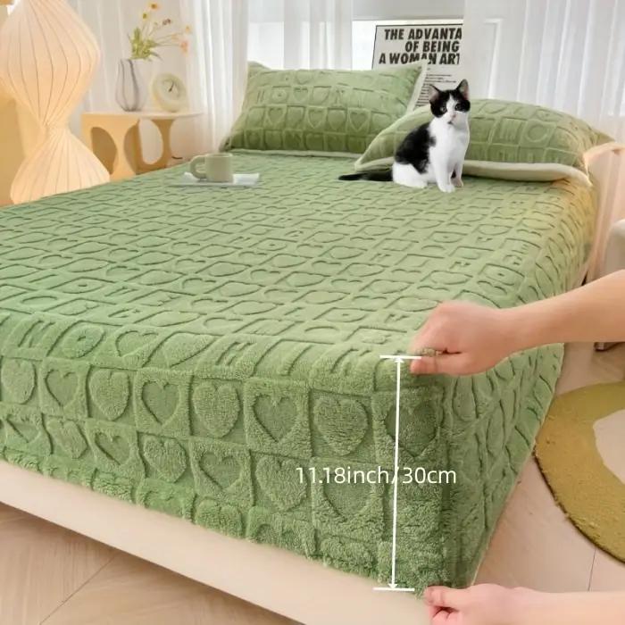 New Luxury Winter Fitted Sheet with Extra Fluff, Bed Cover Protector, Full Wrap Fitted Sheet, Non-Slip Grip, Comfort, Thick & Soft, Machine Washable